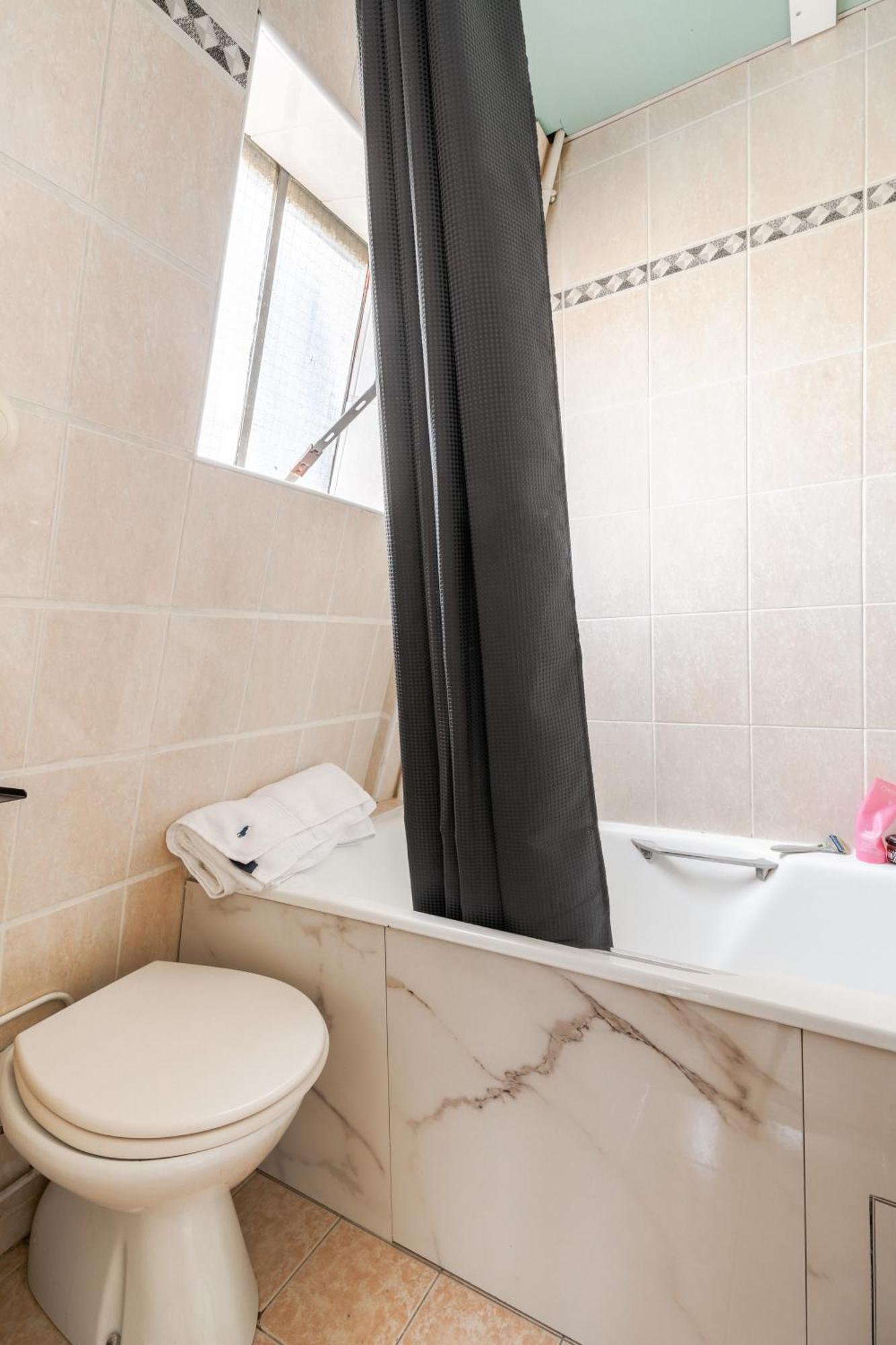 Luxe Parisien Apartment