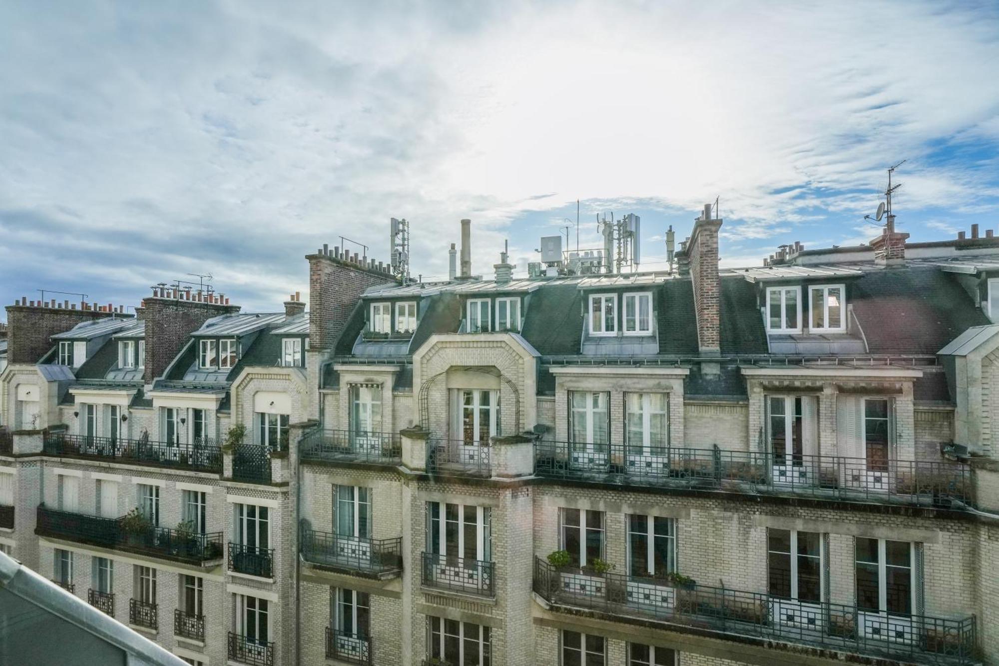 Luxe Parisien Apartment *