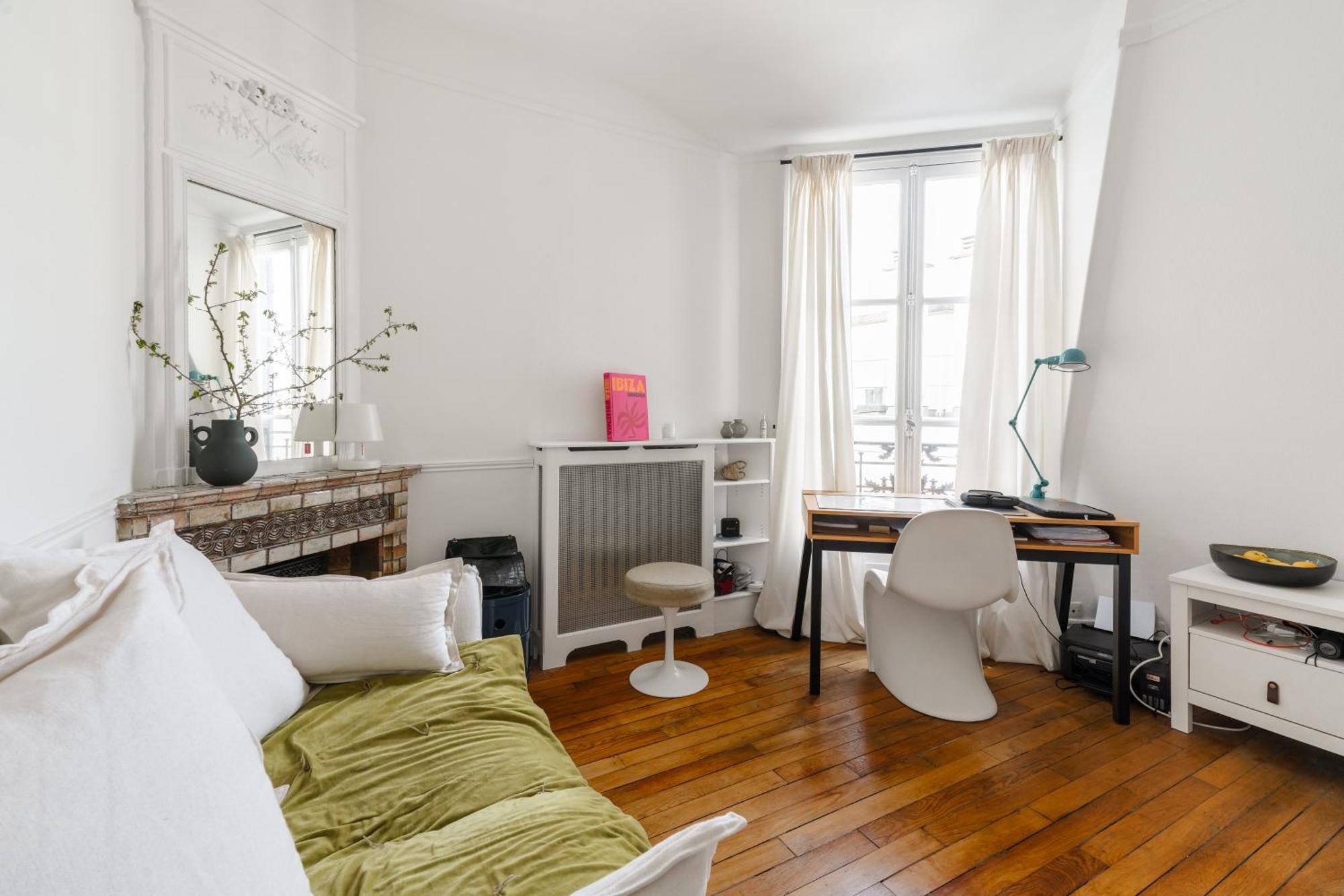 Luxe Parisien Apartment *
